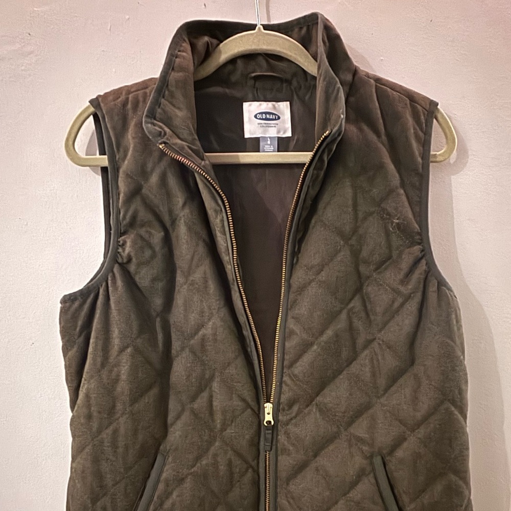 Old Navy Light Quilted Vest